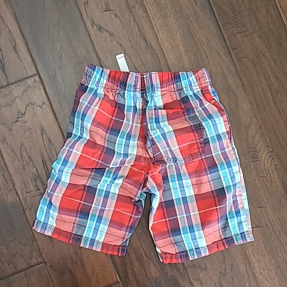 💥3for$12💥 Oshkosh boy's plaid shorts size 7